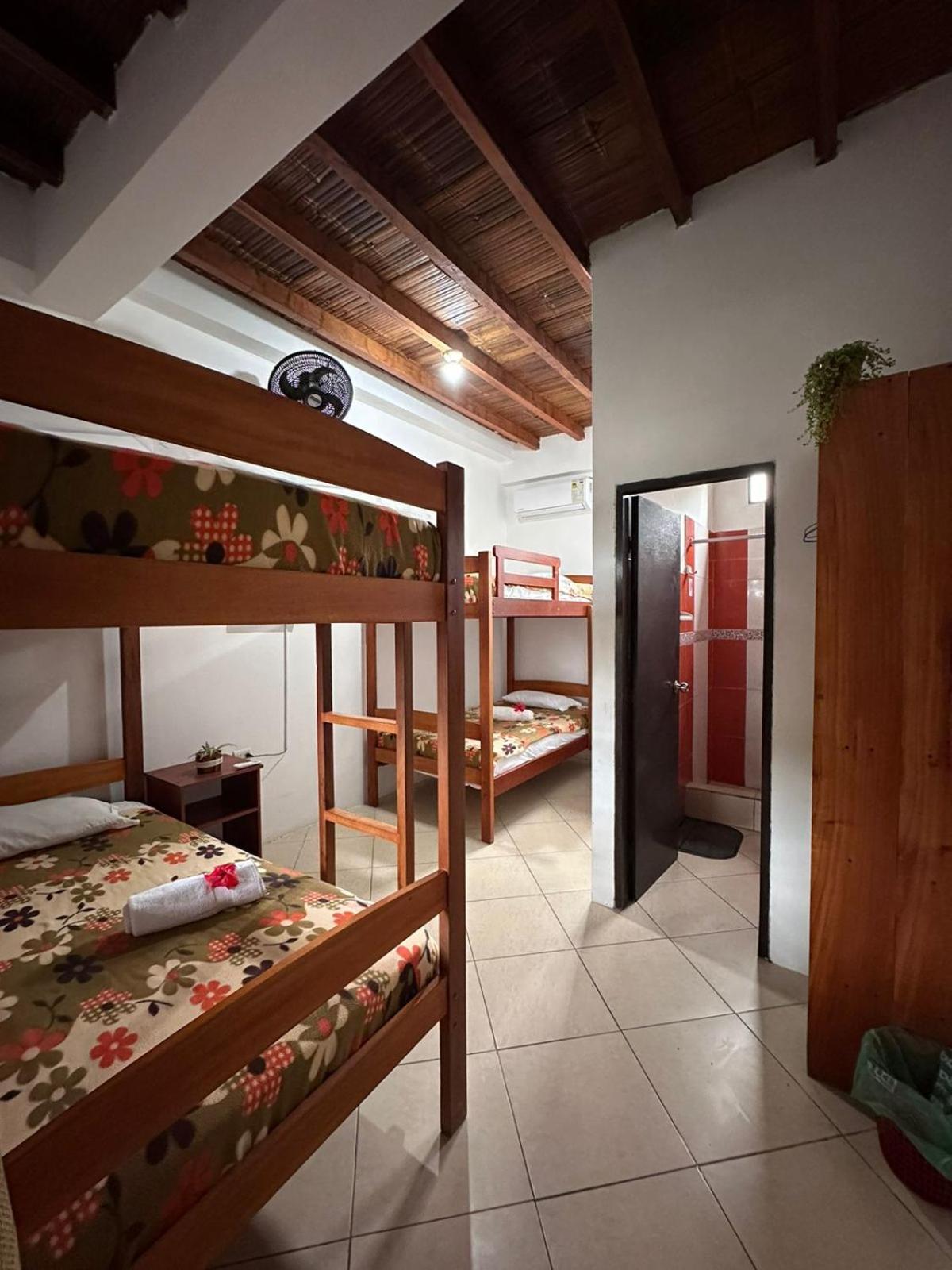 Hostal Casa Taisha Montañita Exterior foto