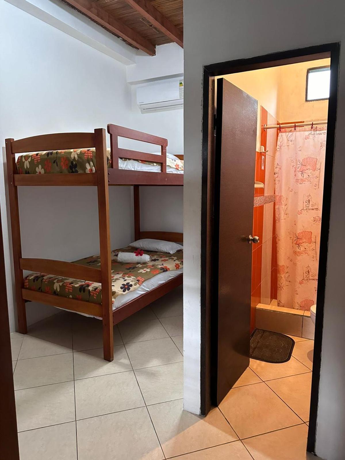 Hostal Casa Taisha Montañita Exterior foto